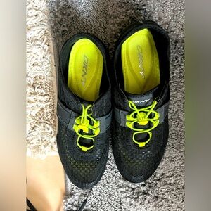 DKNY sports sneakers size 7